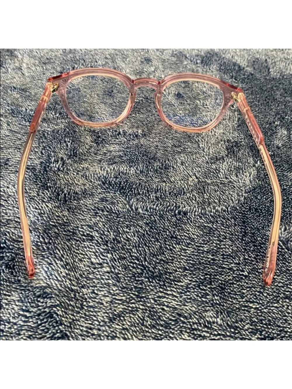 Quay Australia Walk On Blue Light Blocker Glasses Pink Transparent Frames $80